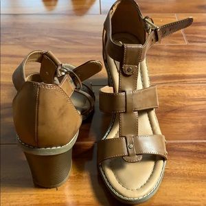Dr. Scholl’s heeled sandals